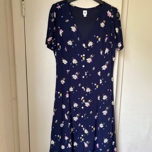 GAP Floral V-neck Button-front Midi dress. New without tag.Size 10 Tall